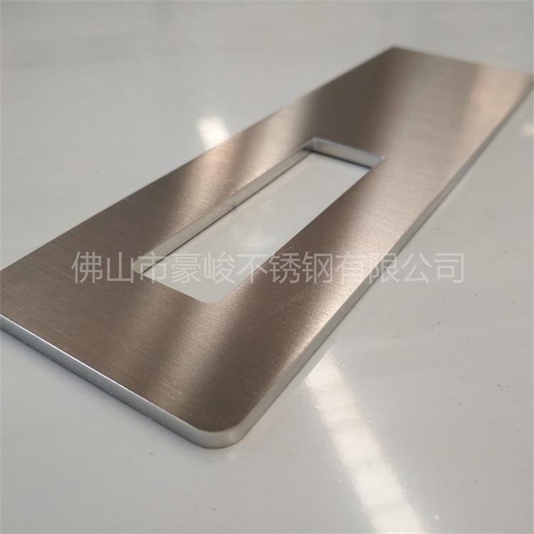 豪峻鋁板激光切割加工定制，品質(zhì)優(yōu)，價格好。
